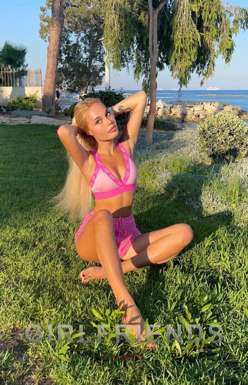 Paris elite companions, Supermodels escort Paris, high-class escorts Paris, brunette escorts Paris, Paris premium escorts, deluxe escorts Paris, deluxe escorts Paris, vip Paris escort, vip escorts in Paris