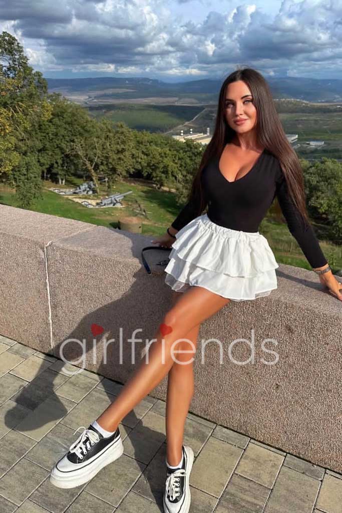 high class escorts Paris, Paris high class escort, Elite companion in Paris, russian escort Paris, busty escorts Paris